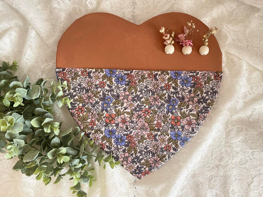 Tableau Cœur en Toile – Terracotta & Fleurs Séchées