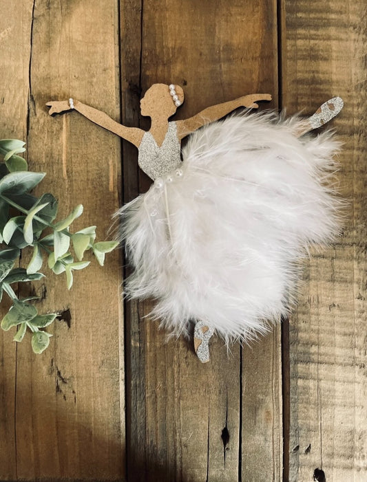 Ballerine Décorative en bois et plumes Tina - Elégance et Grâce